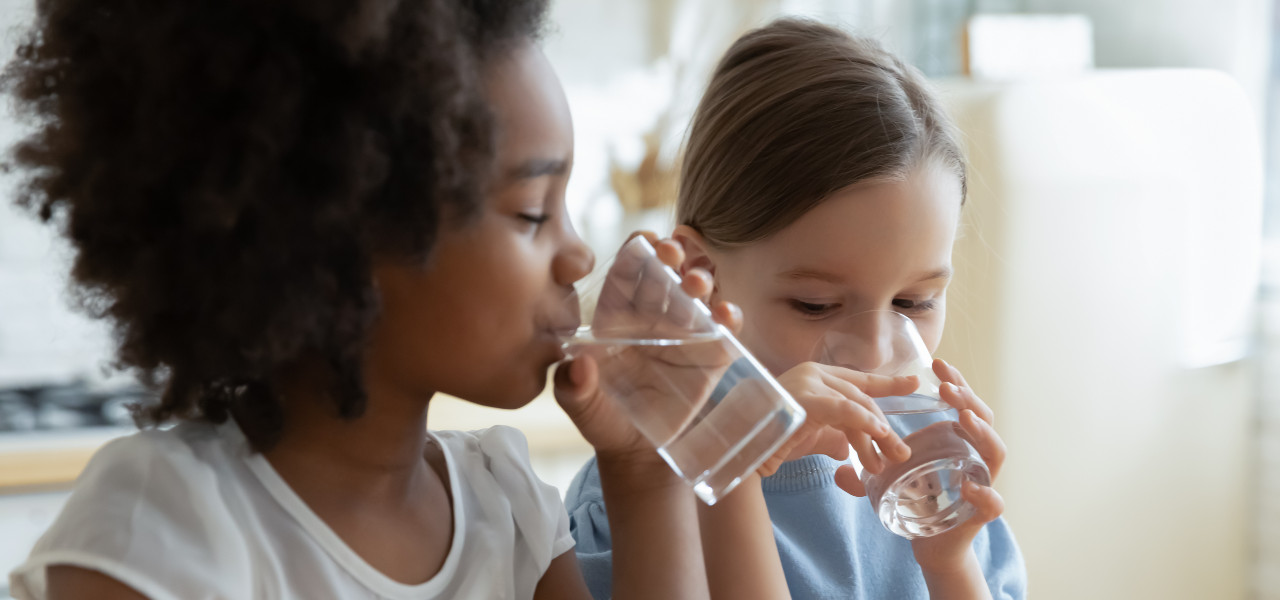 children drinking water